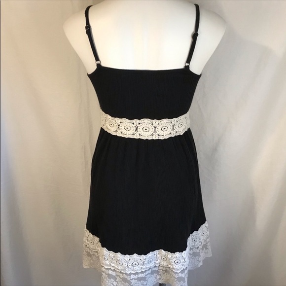 Hot Topic Black & White Lace Dress - Picture 6 of 7